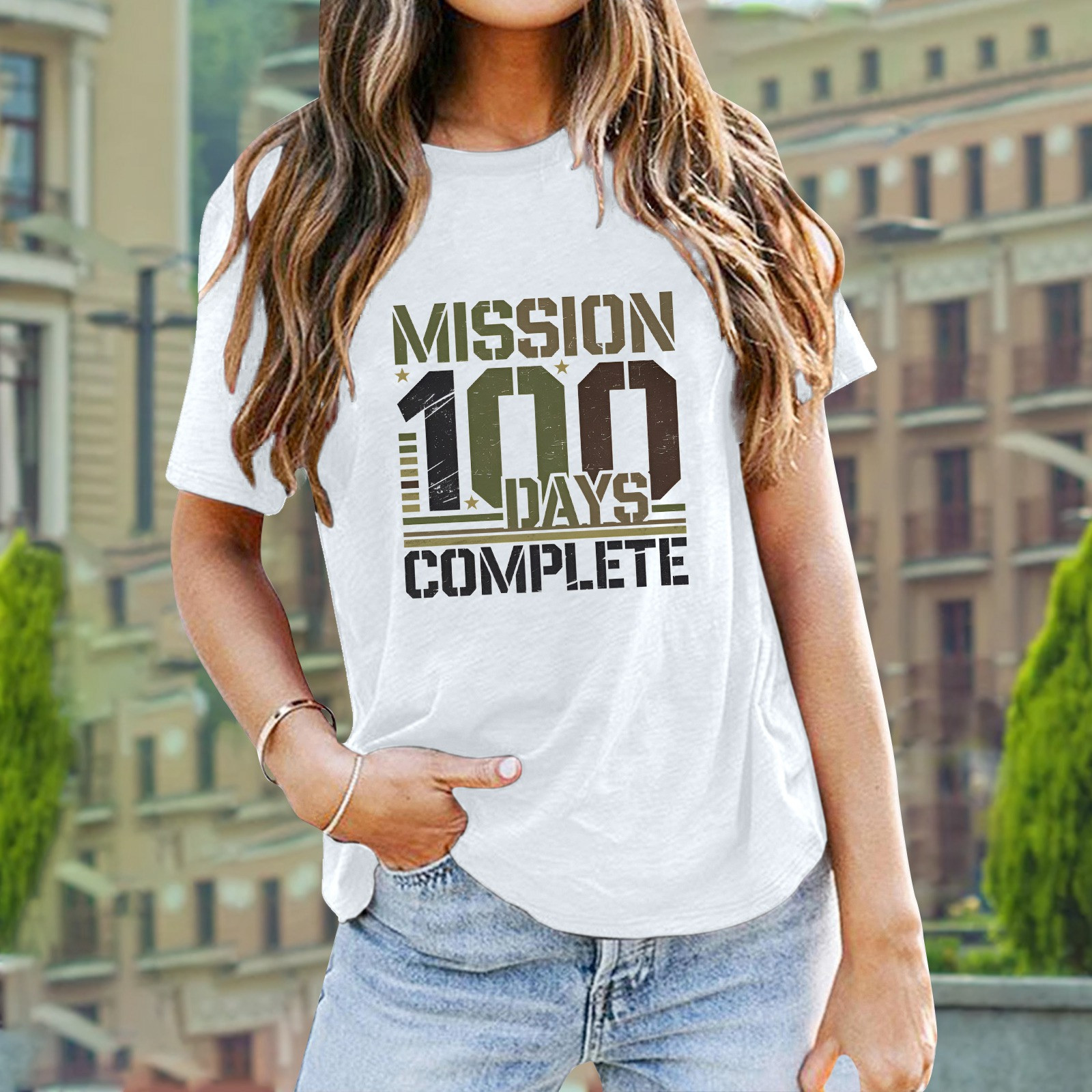 thumbnail image 3 of Camiseta informal de mujer con estampado de corazones de San Valentín, cuello redondo y manga corta: tejido suave, diseño adorable para San Valentín o para el día a día, 3 of 5